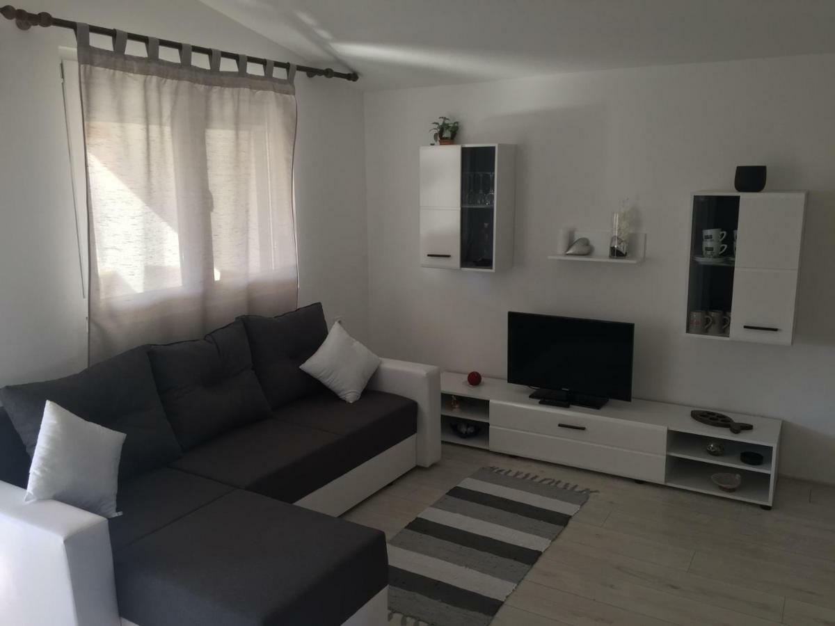 Apartment Roko Vir Ngoại thất bức ảnh