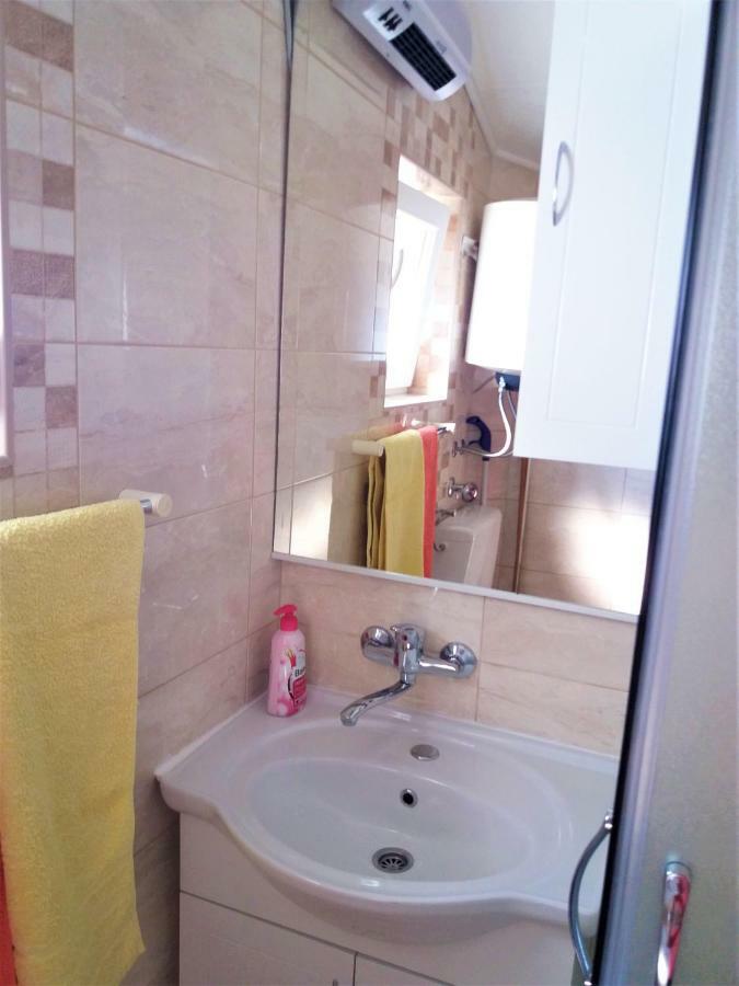 Apartment Roko Vir Ngoại thất bức ảnh